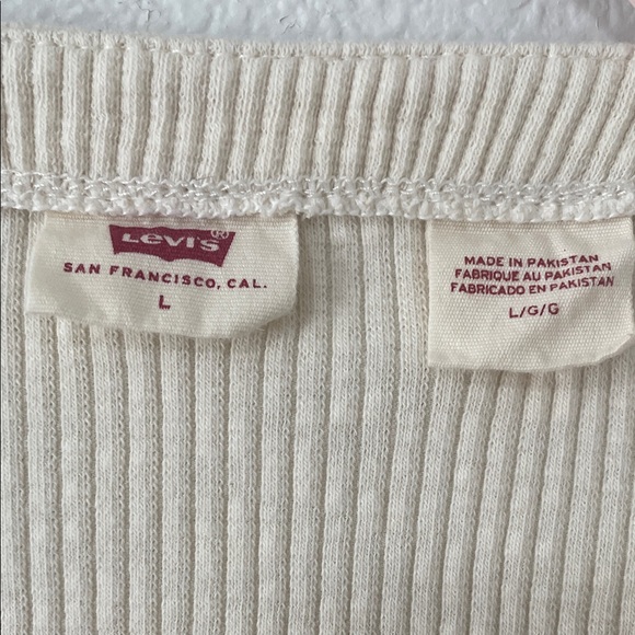 Levi's Women's Cream Ribbed Cropped Long Sleeve Henley Top Size Large - Picture 3 of 6